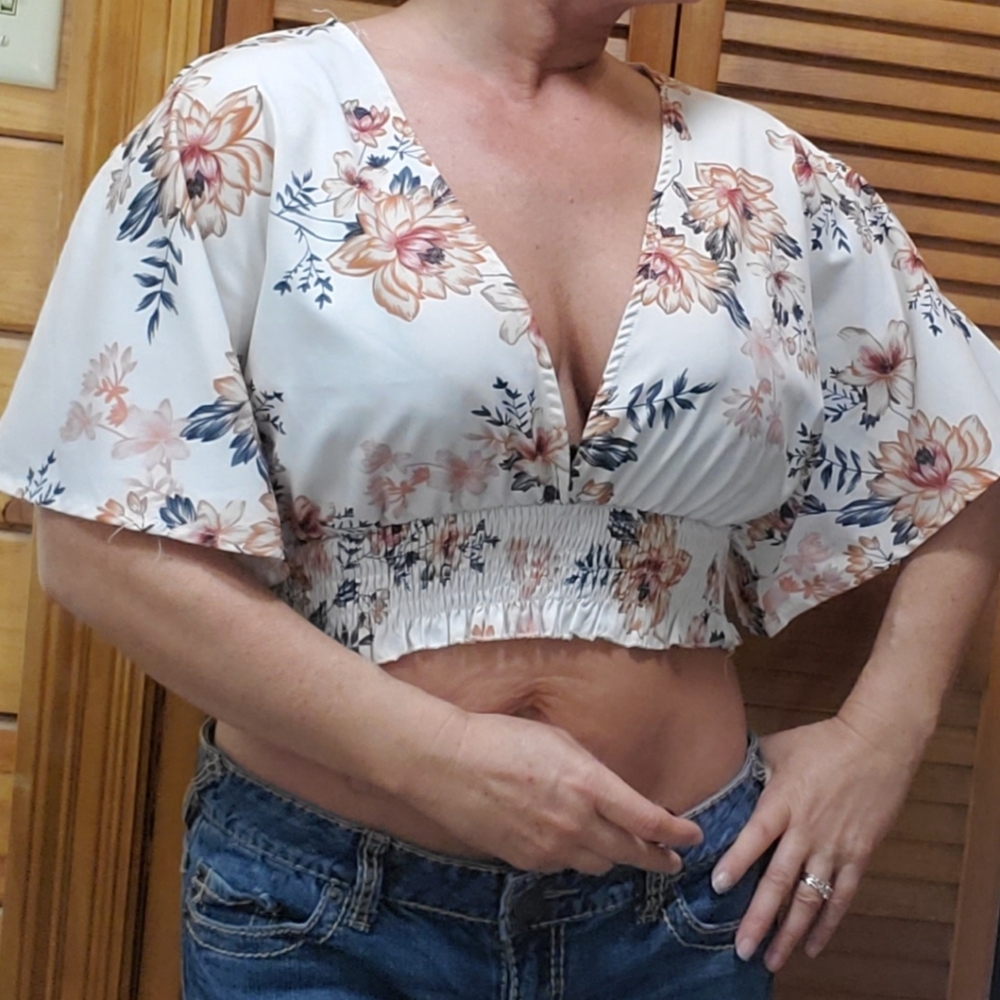 Floral Deep V Neck Crop Flare Sleeve Top SHEIN Size Small